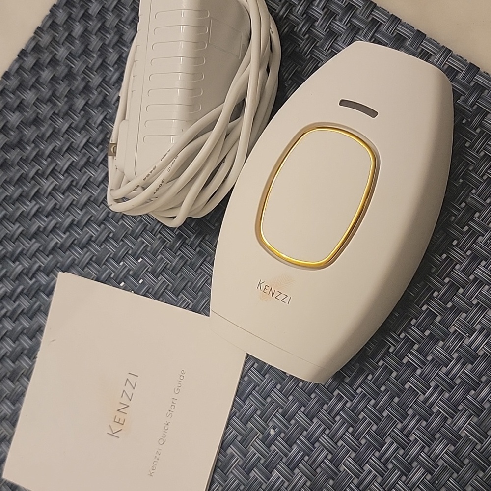 Kenzzi Hair Removal Device in White and Gold
